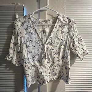 abercrombie and fitch black and white smocked top with floral detail size small